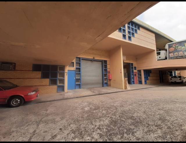 308M² WAREHOUSE TO LET IN NEW GERMANY